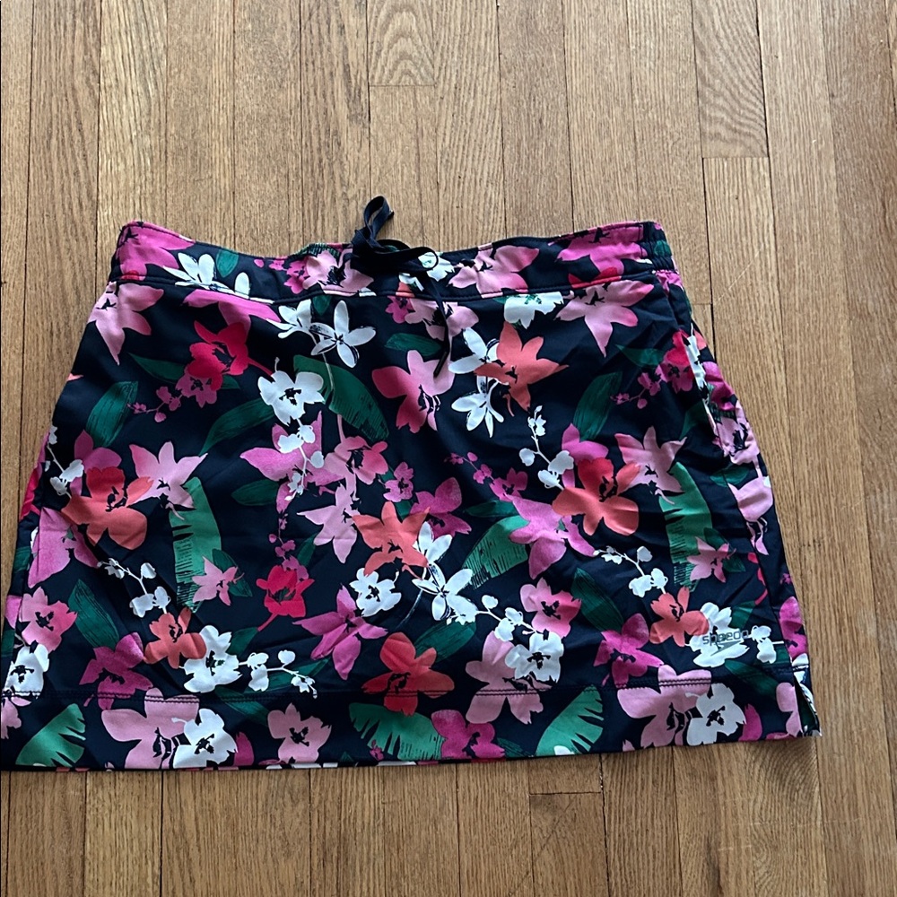 Speedo Floral Skort - Black, Pink, Green with pockets